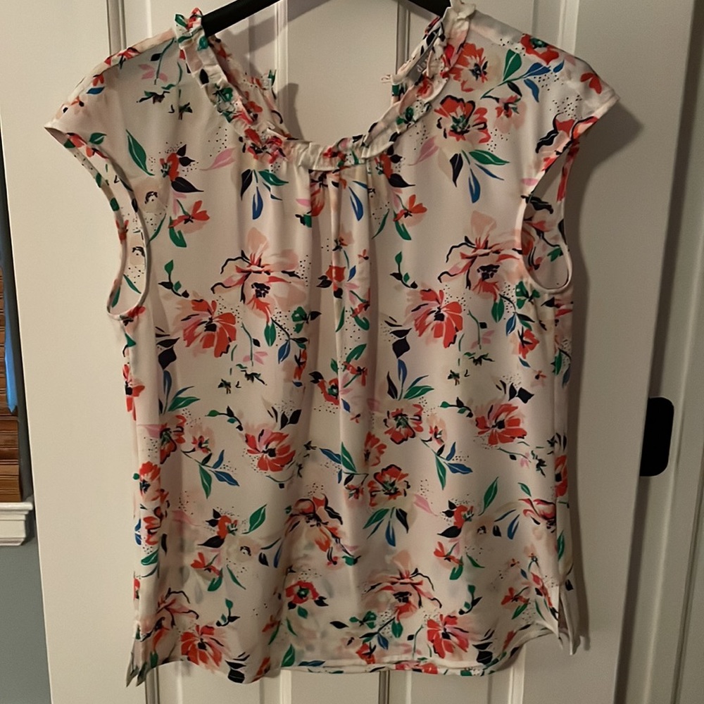 Daniel Rainn floral top EUC size S